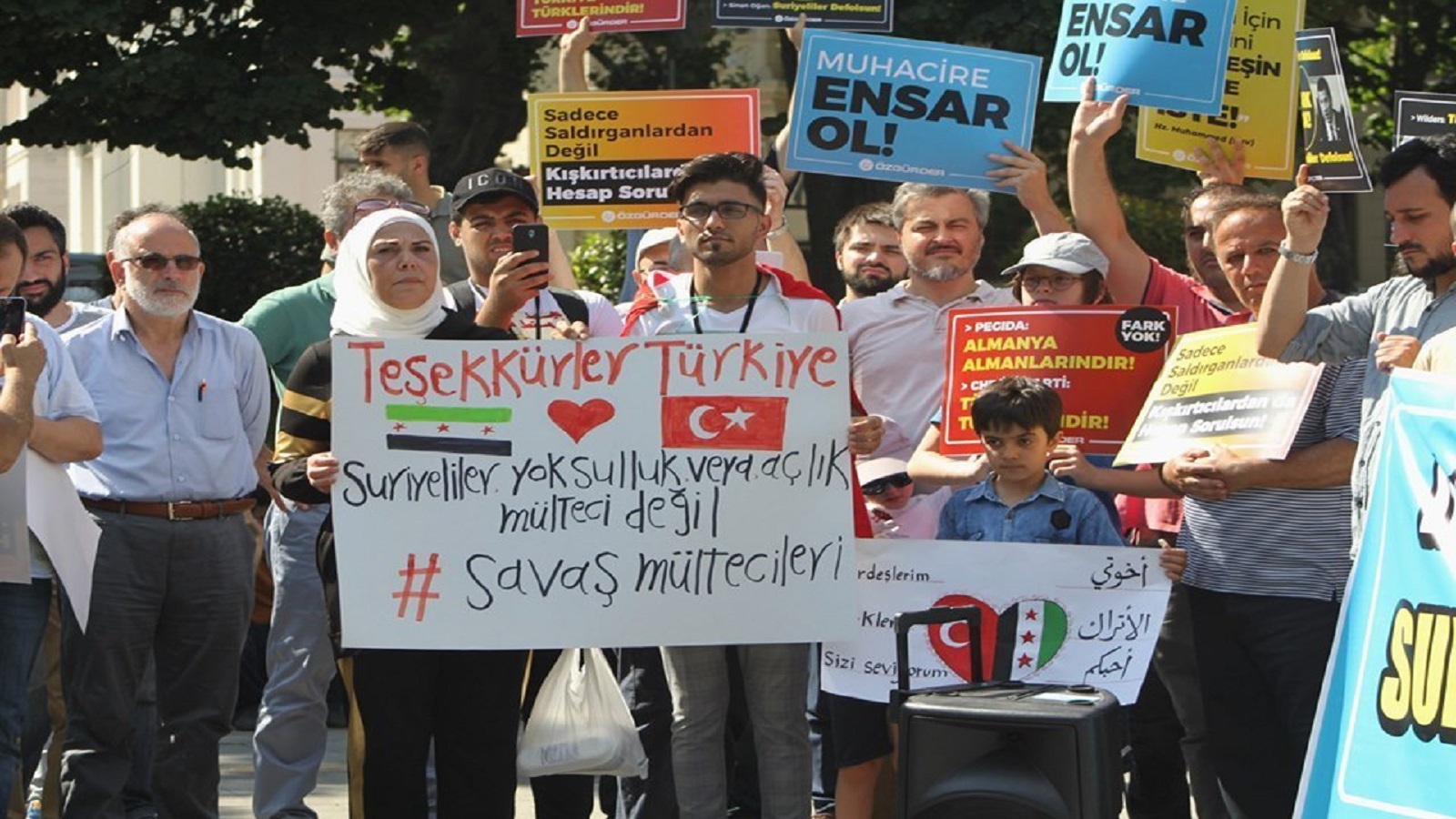 "لا تلمس أخي": أتراك يتصدّون للعنصرية ضد السوريين