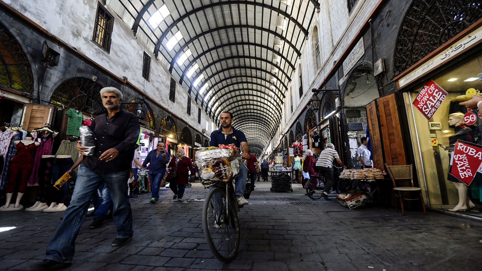 أسواق سوريا تغرق بالبضائع مجهولة المصدر: مخاطر وتحذيرات