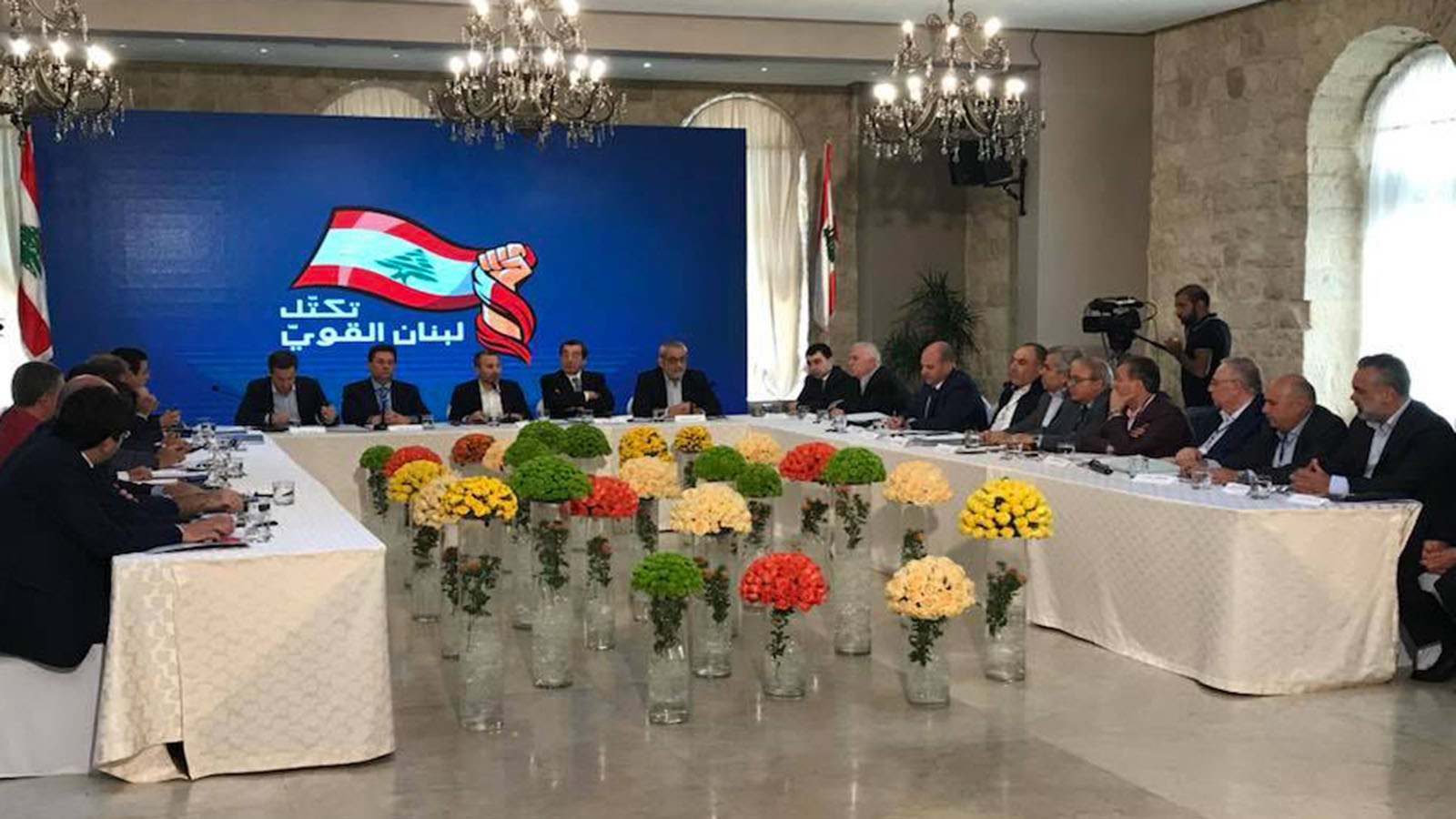 "لبنان القوي" يدعو إلى مفاوضات مع النظام السوري