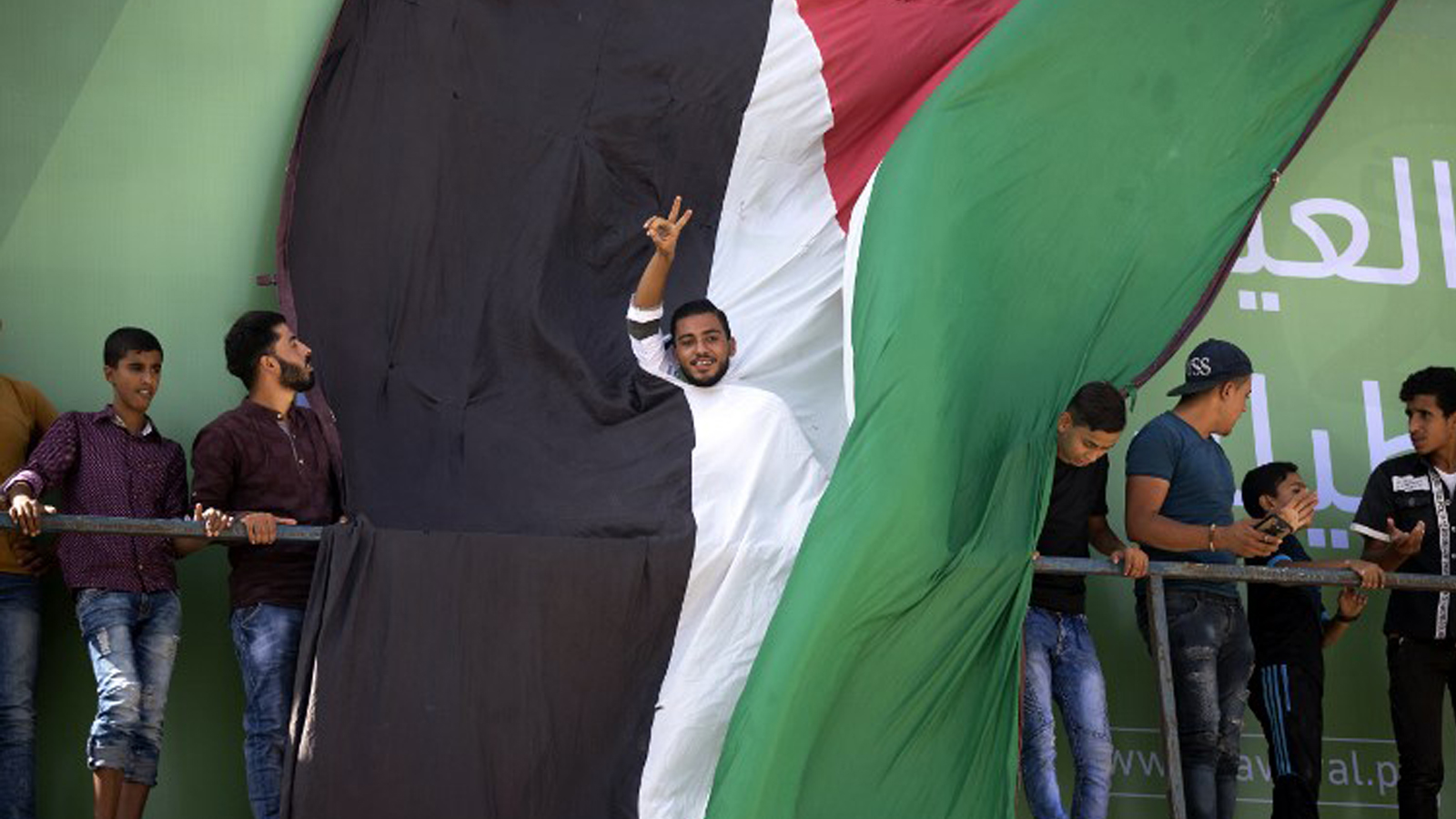 الفلسطينيون بعد كندا يحلمون بدولة خرافية بين مصر والسودان