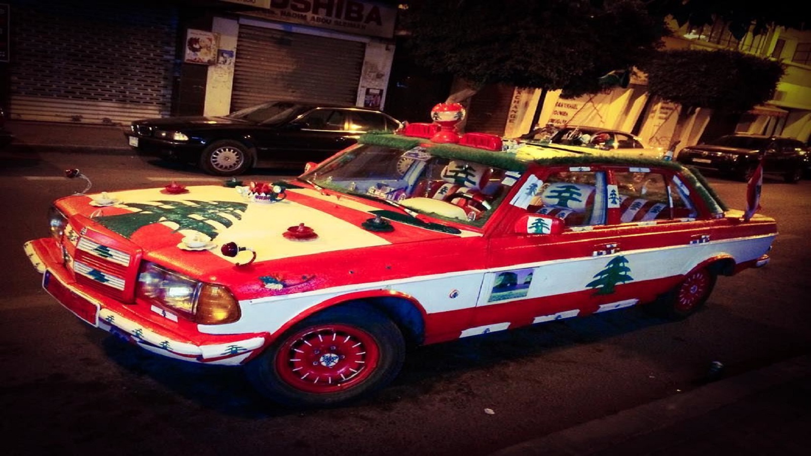 تاكسي وماركات ونذور في شوارع بيروت