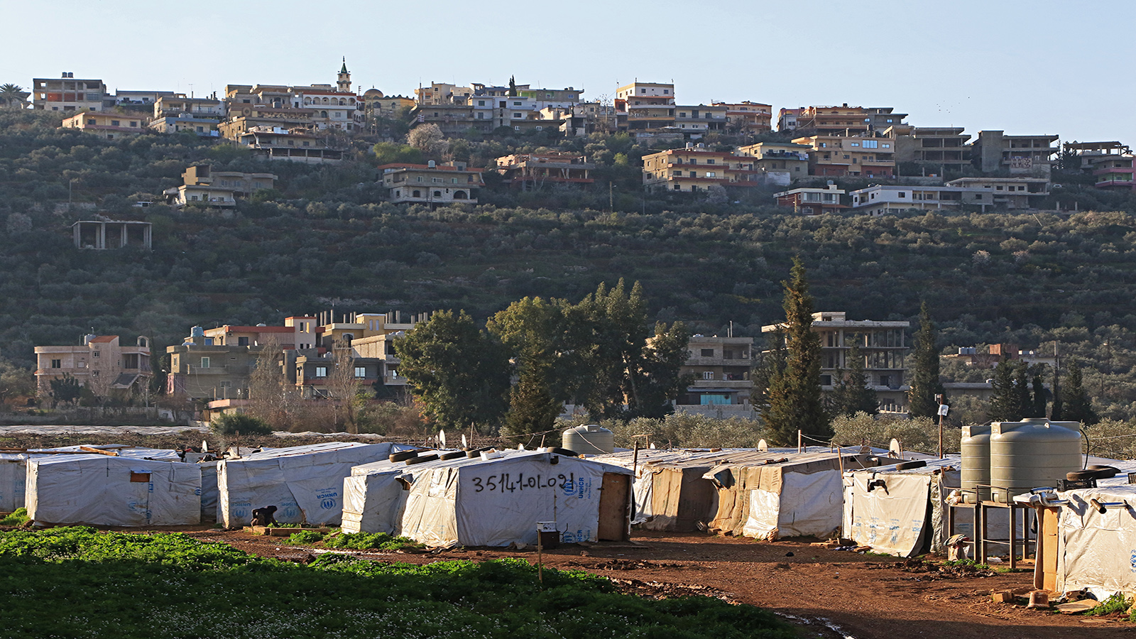 لبنان: مفوضية اللاجئين توقف المساعدات لـ8000 عائلة سورية