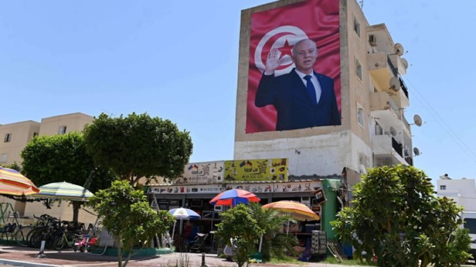 تونس:صورة قيس سعيد على مئذنة..تثير سخرية 