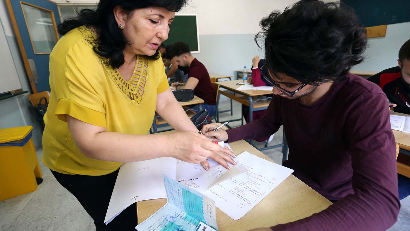 طلاب طرابلس بلا تعليم وأساتذتها بلا مال: المدينة المظلومة