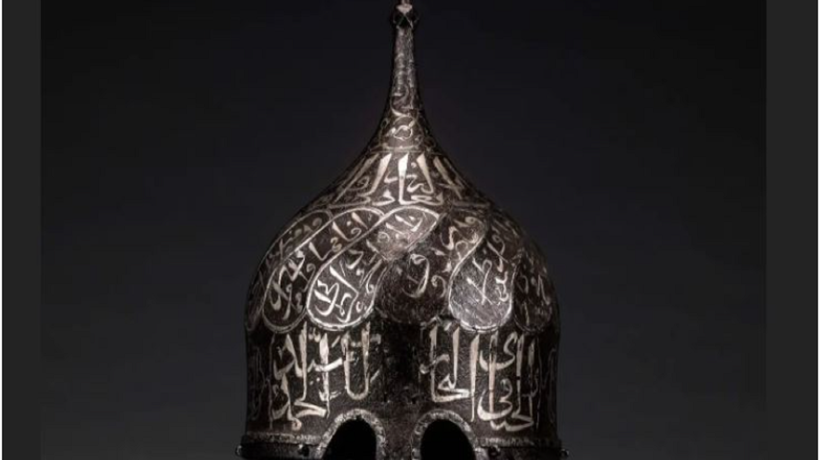بيعُ إسرائيل قطعَ متحف الفن الإسلامي في لندن.. مؤجّل
