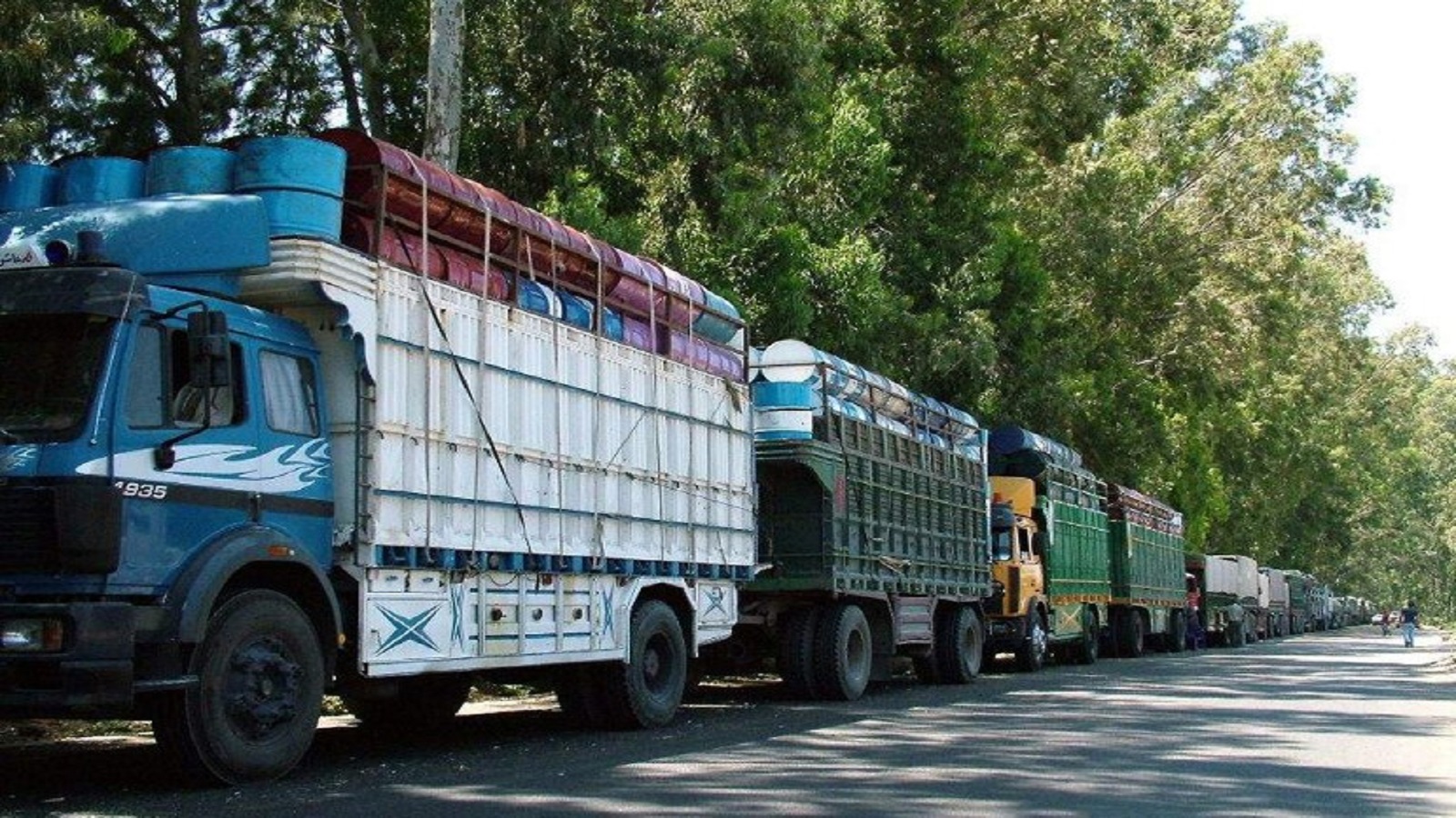 السائقون السوريون للشاحنات اللبنانية:تحدٍ جديد للتصدير البري؟