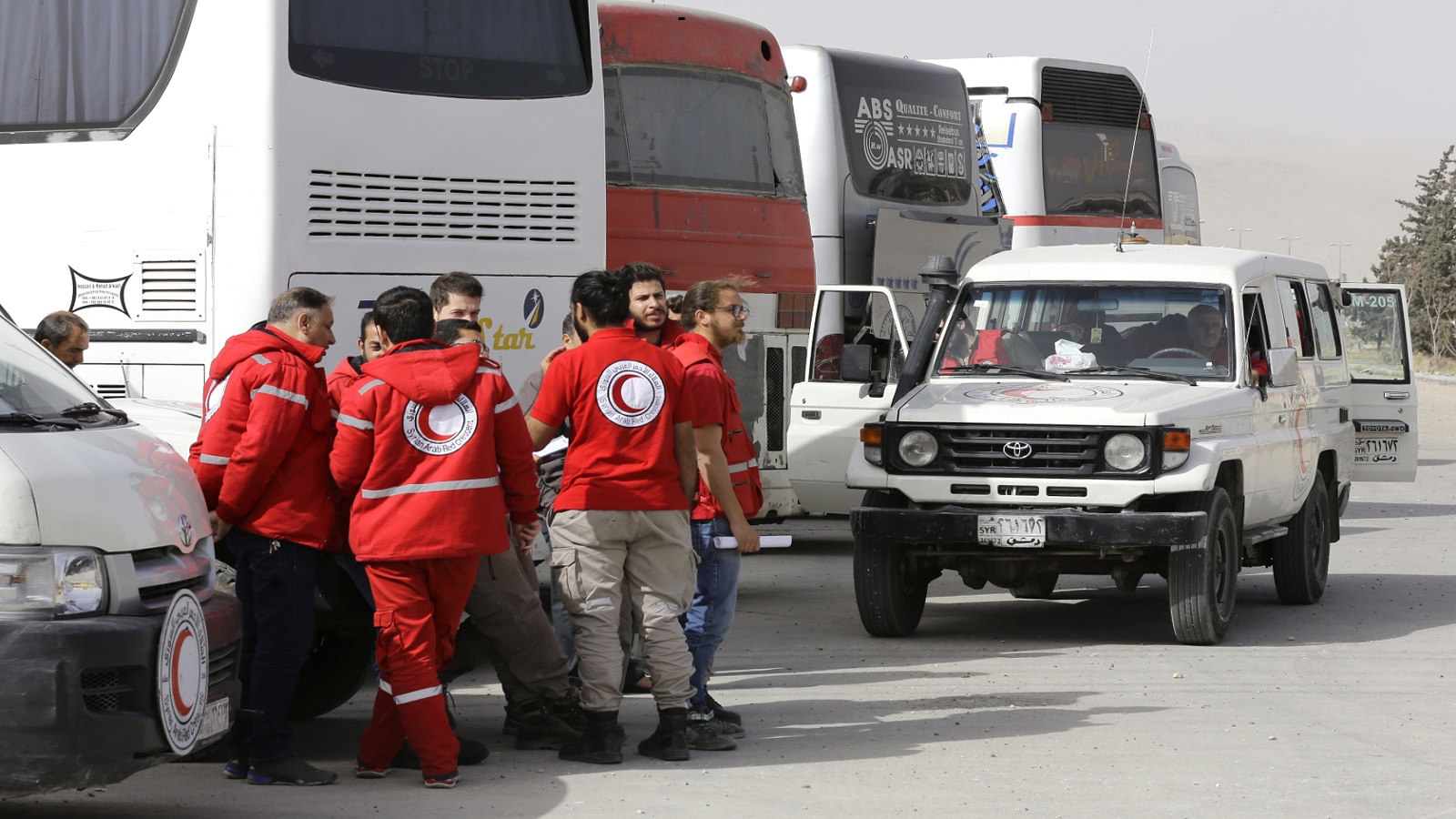 ريف دمشق:استبعاد إغاثة مئات الأسر..بسبب تلاعب الهلال الأحمر بالمساعدات