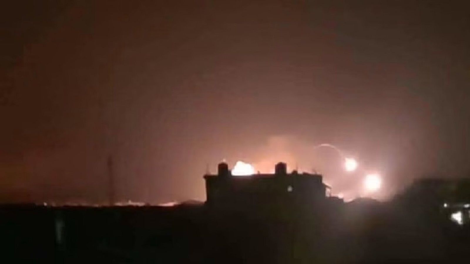 دمشق:4 قتلى في قصف إسرائيلي استهدف الوسط والساحل