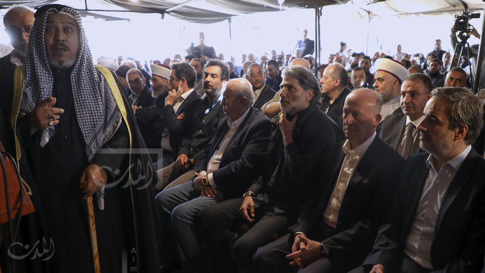 خيمة العشائر تجمع معارضي حزب الله بالسياسة والقضاء والرئاسة
