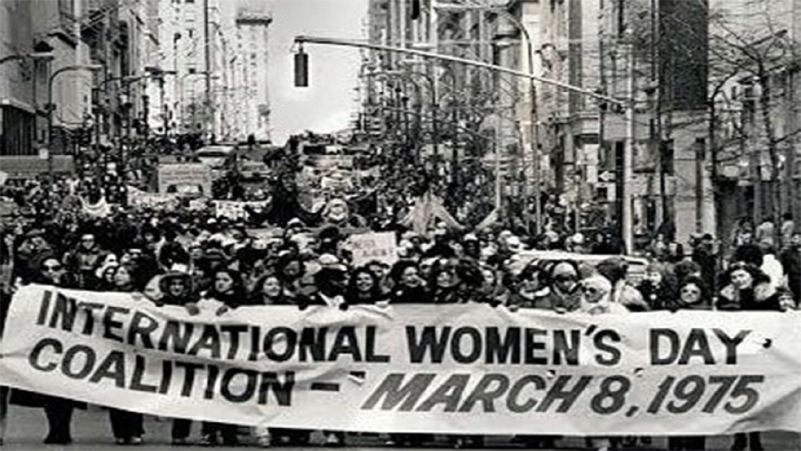 يوم المرأة العالمي عند تبنيه رسميا، 1975