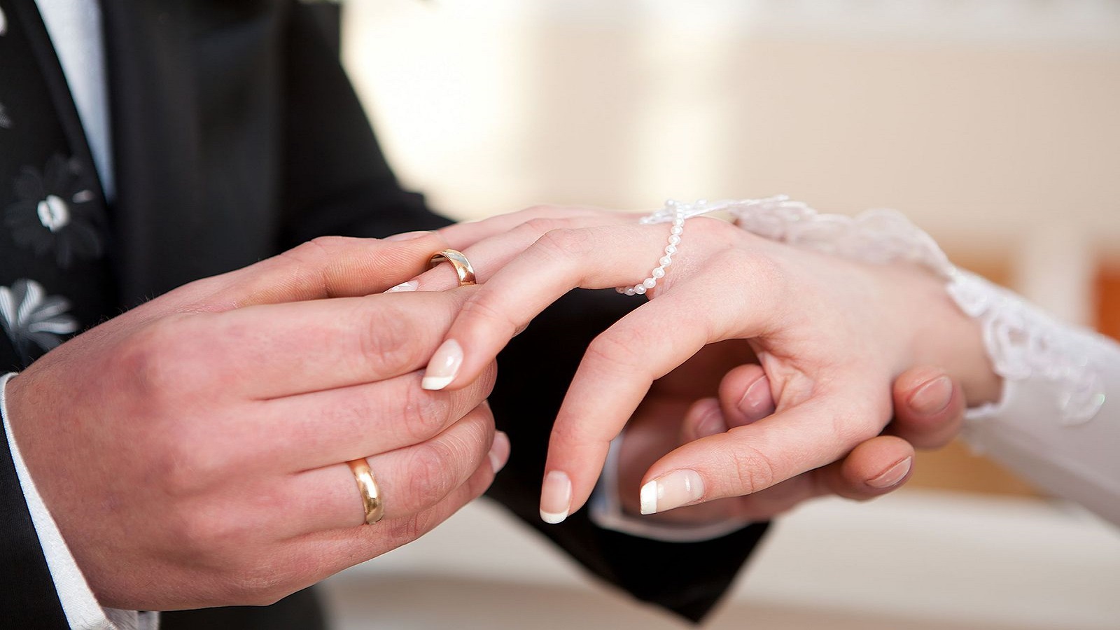 ارتفاع عقود الزواج مجدداً: انتهاء زمن البذخ