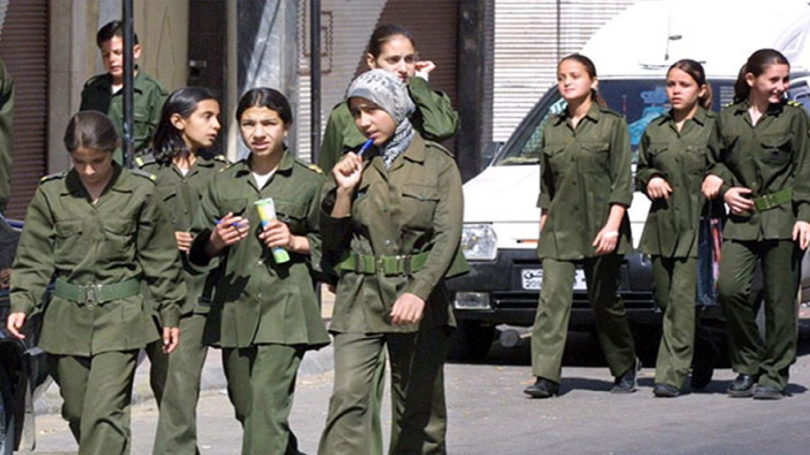 عودة التربية العسكرية إلى مدارس سوريا.. النظام يتصدى لـ"الميوعة"