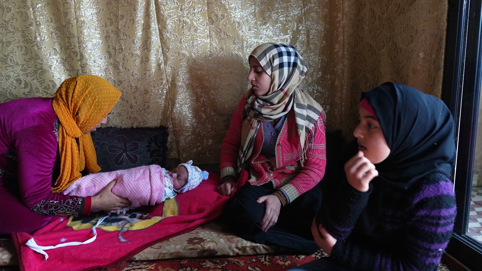 تسجيل الزواج والمواليد عند اللاجئين السوريين: إجراءات تعجيزية