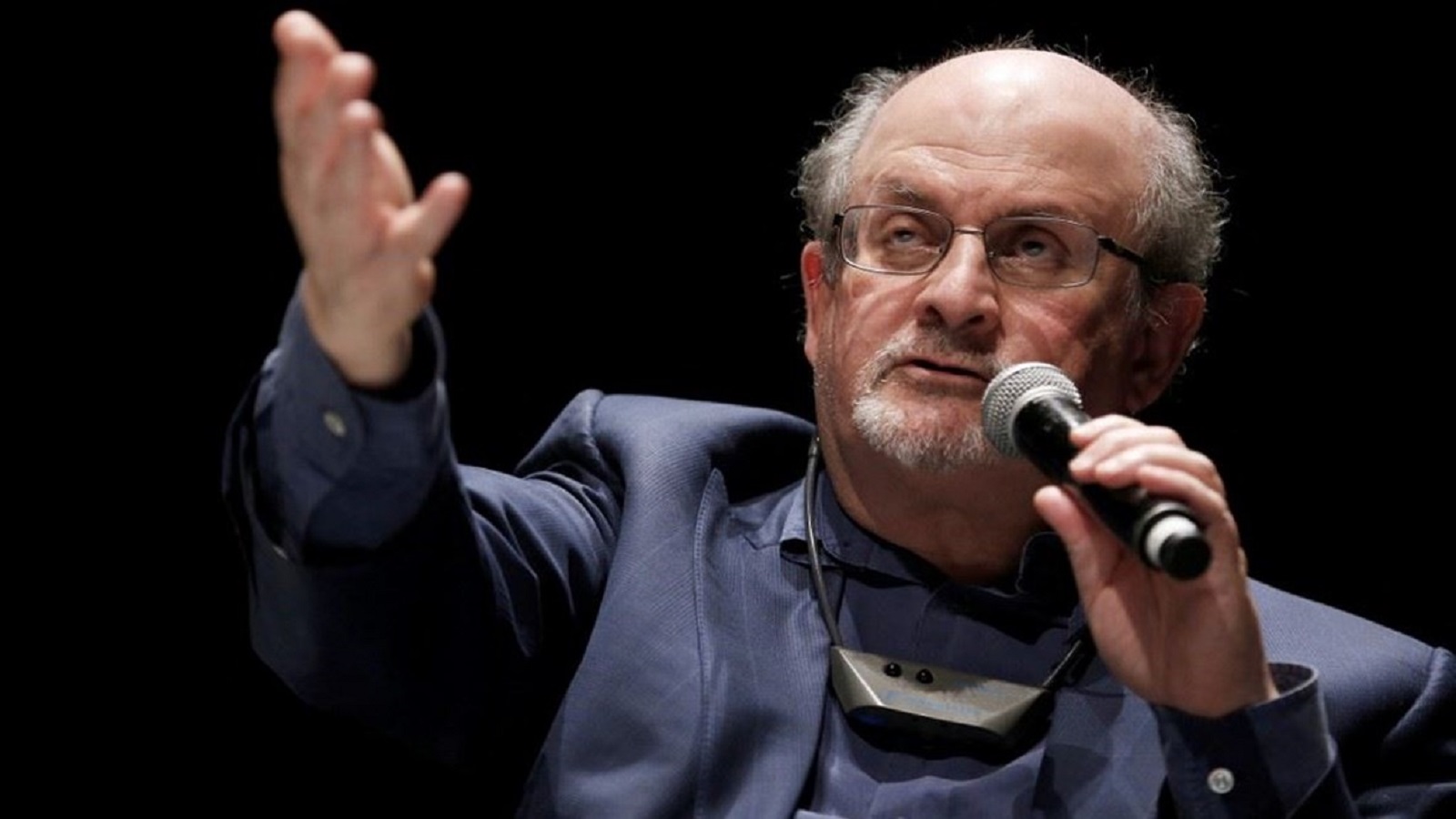 محاولة اغتيال سلمان رشدي... طعنة في روح الثقافة