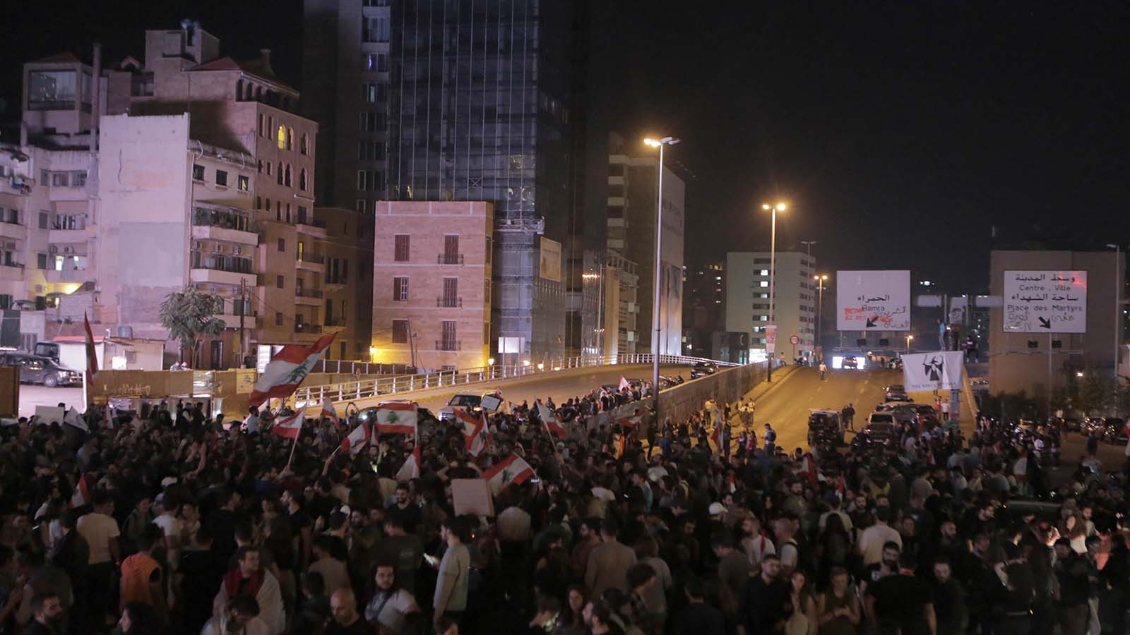 ساحة الشهداء: تطوير أساليب الاحتجاجات و"الأجهزة" ترمي الشائعات
