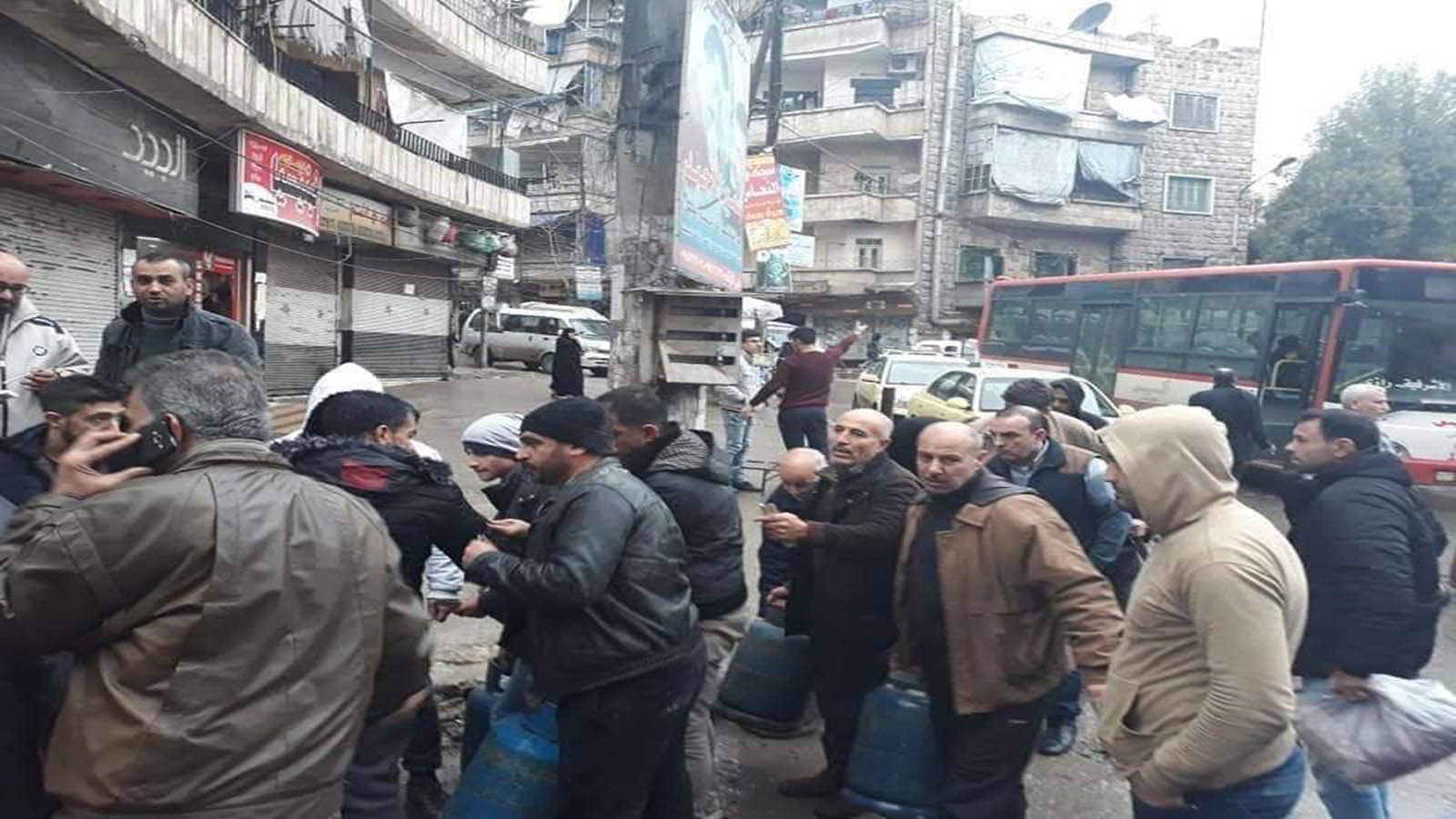 حلب: المليشيات تحتكر الغاز.. وتسوّقه أونلاين!