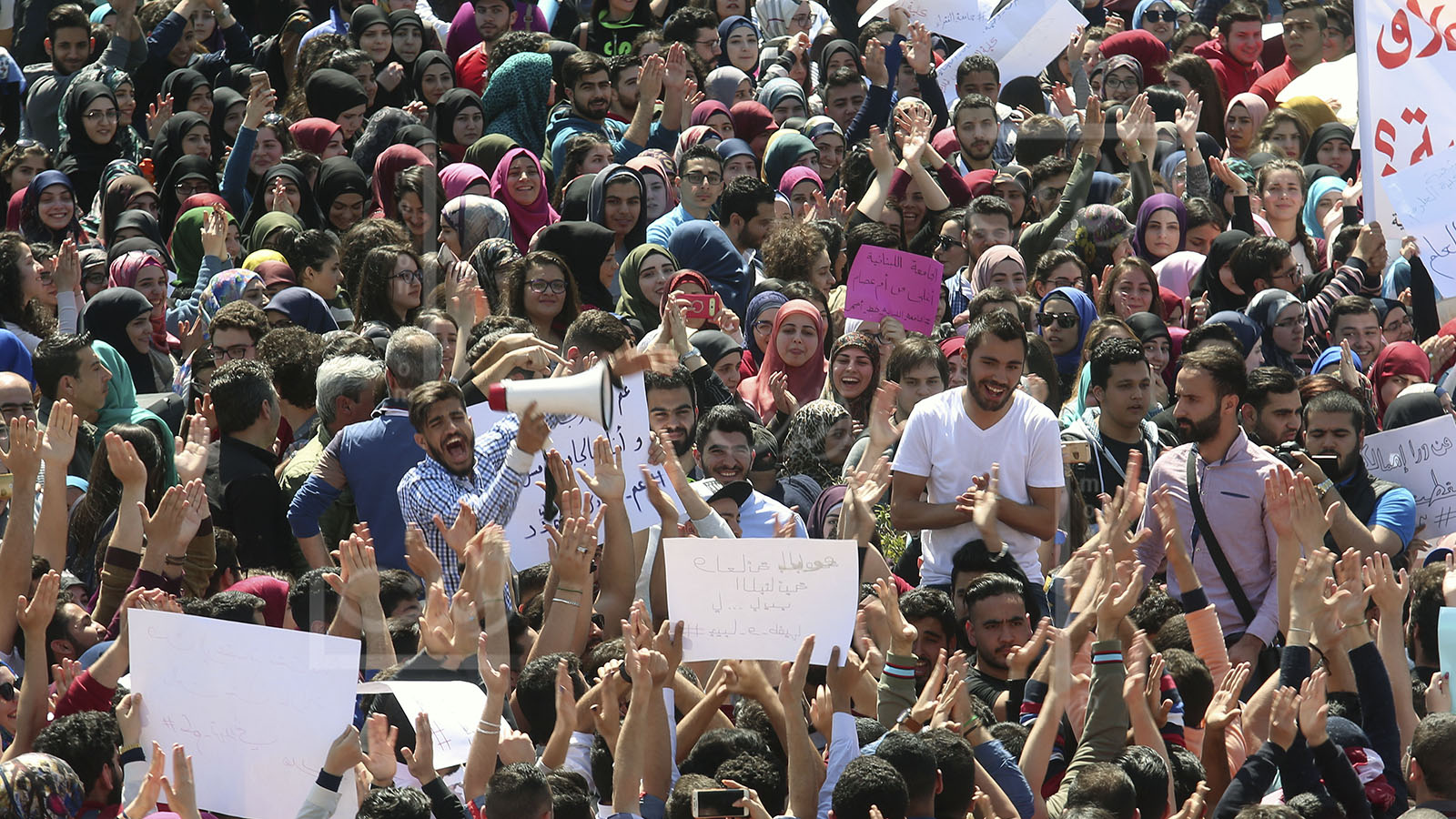 "الاتحاد الطلابي العام في لبنان" ينطلق: حركة صِدامية متمردة