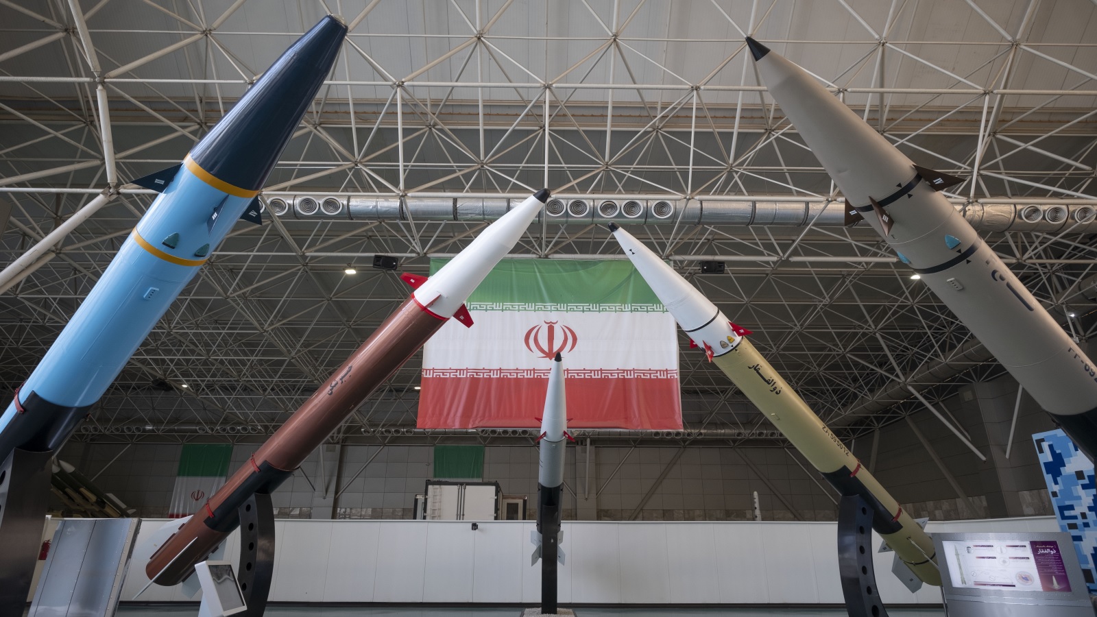 متى تطلق إيران صواريخها؟