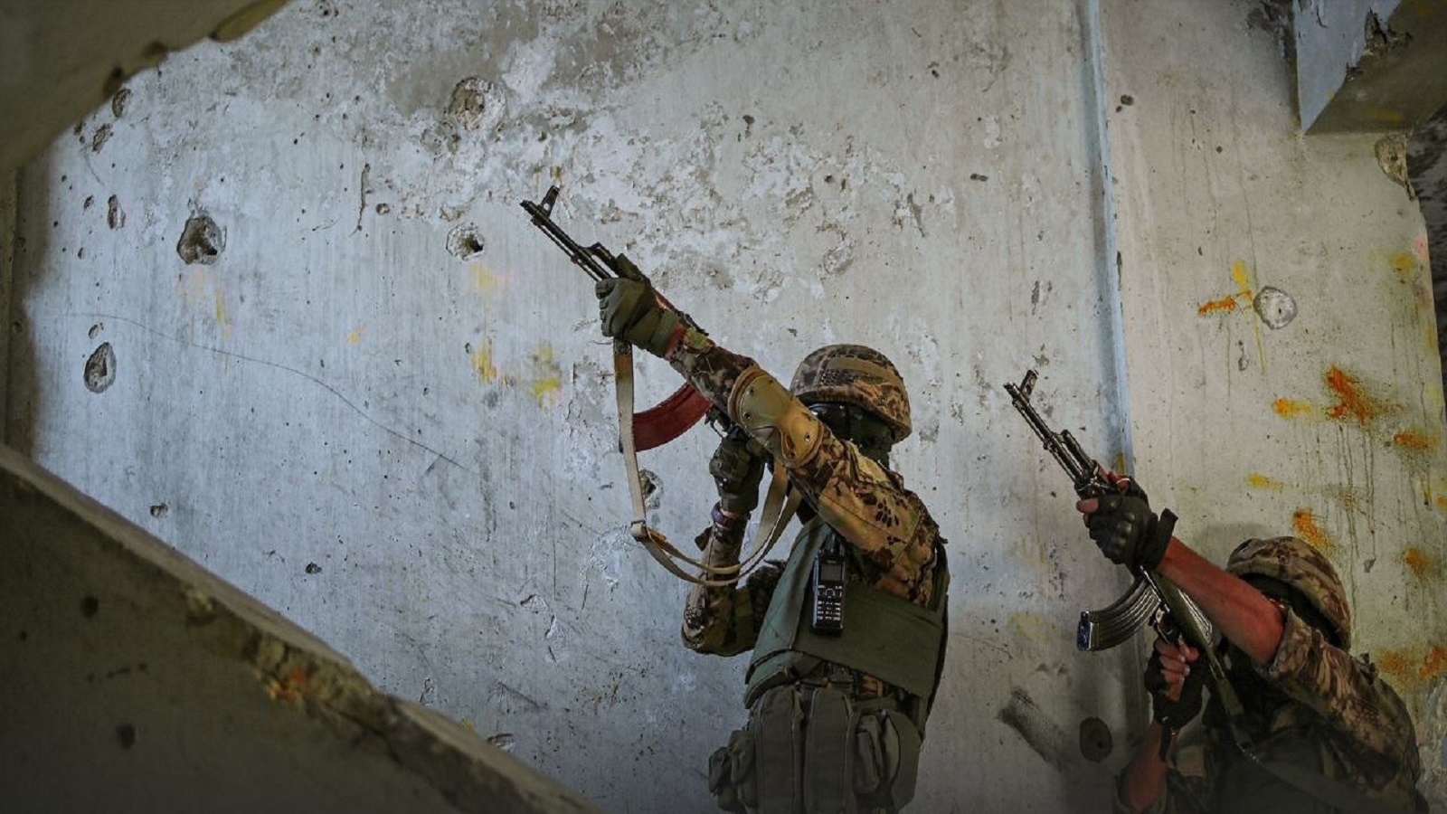 إدلب:تحرير الشام تستعرض قوتها العسكرية..بتدريبات على "حرب المدن"