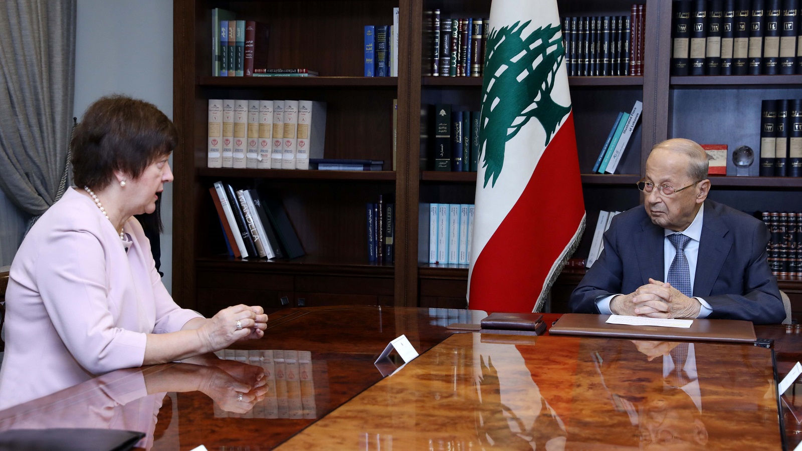 العرب ينتظرون رئيسًا جديدًا للبنان.. وإسرائيل تفخخ مفاوضات الترسيم