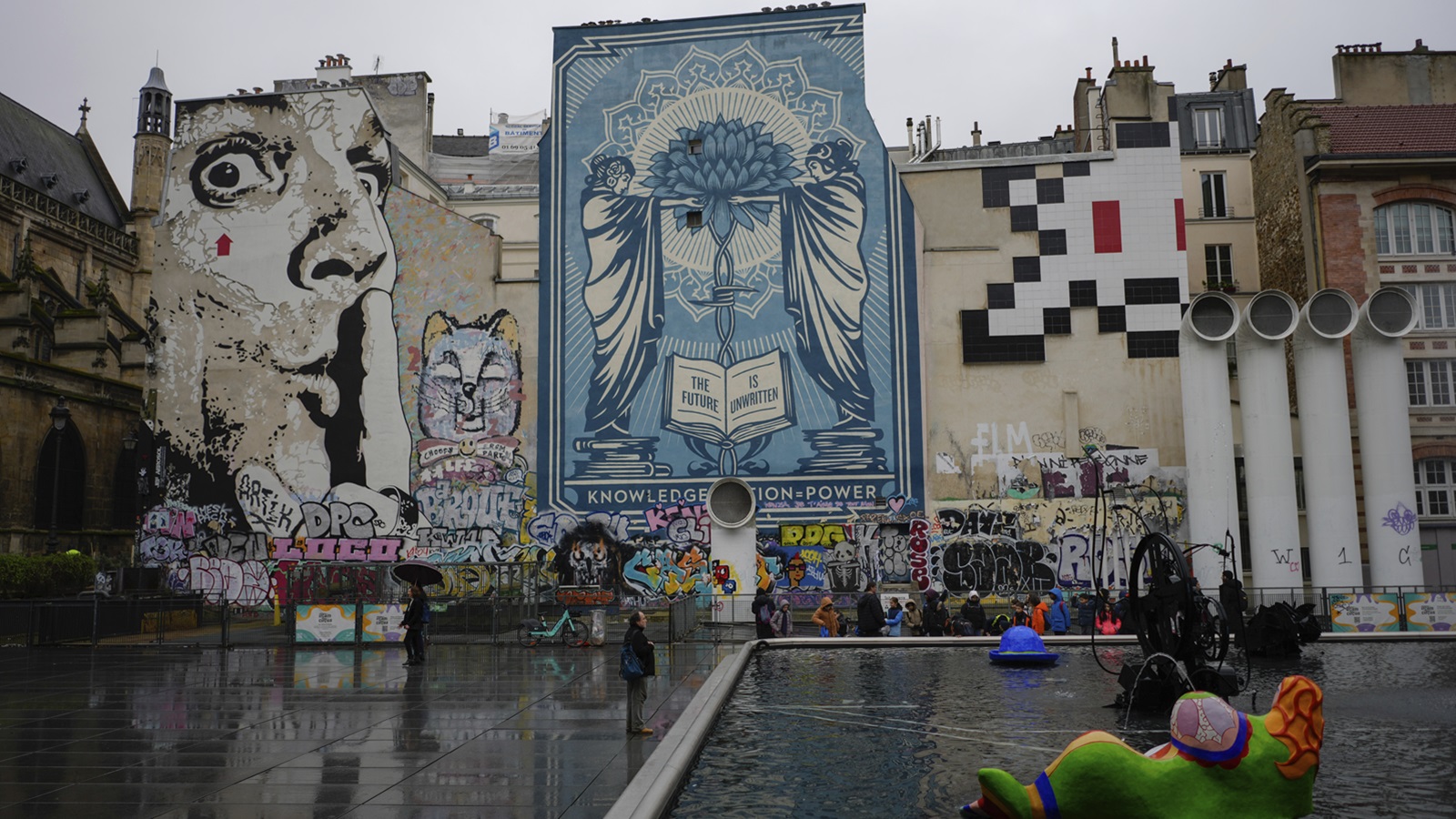 "الغازي": فنان غامض يرسم "سبايس انفيدرز" في أرجاء باريس