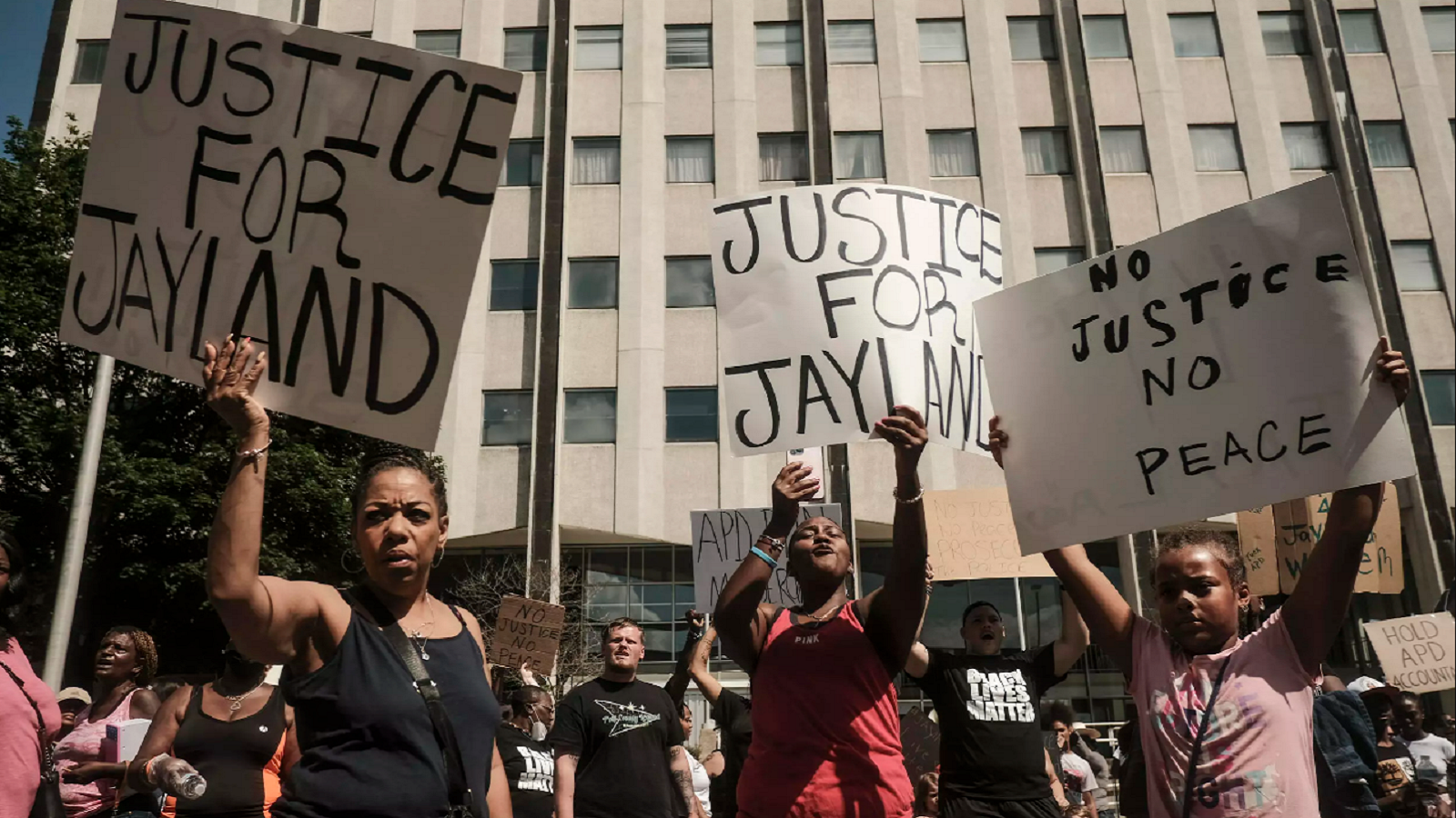 أميركا: تظاهرات بعد مقتل رجل أسود برصاص الشرطة