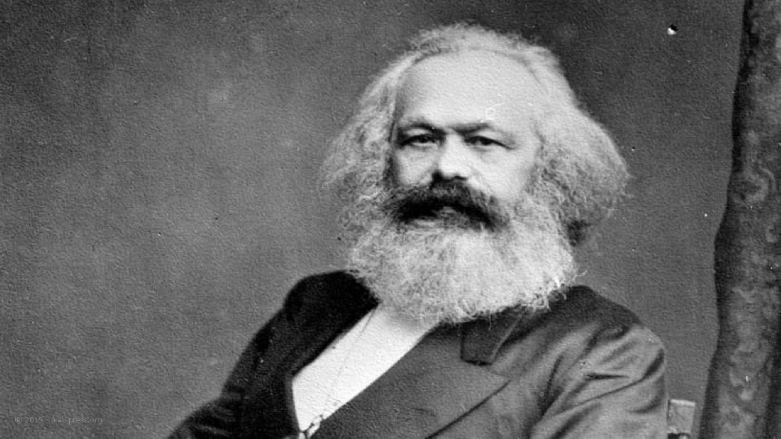 "ماركس ومجتمعات الأطراف" للرد على تهمة المركزية الأوروبية