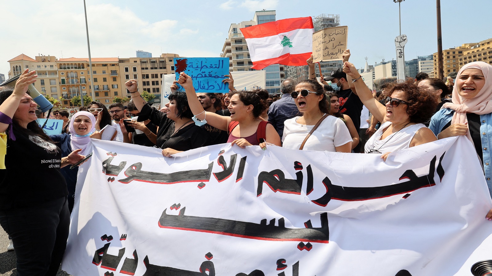 صحافة نسوية يحتاجها الإعلام اللبناني: لا تطبيع مع الجريمة!