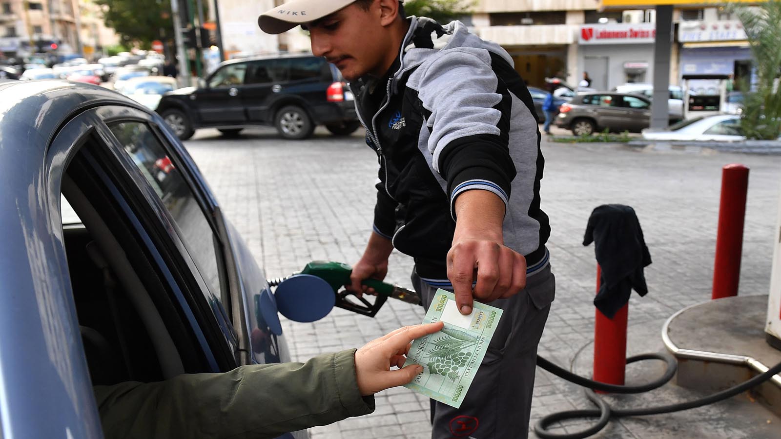 سر ارتفاع سعر البنزين: تواطؤ الدولة والشركات