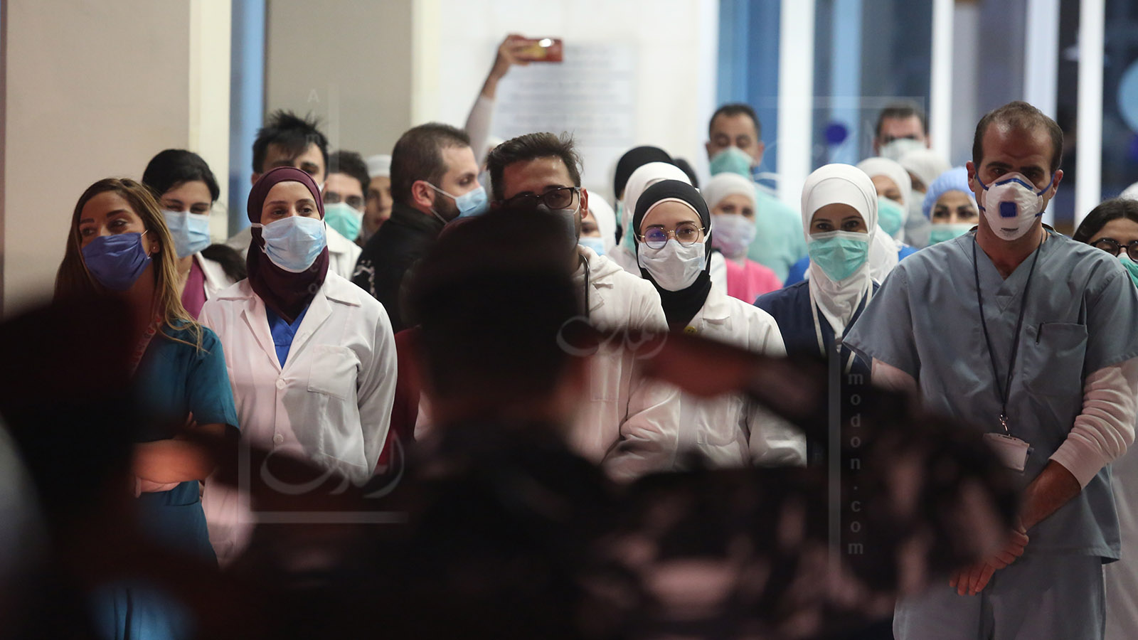 هزيمة "الجيش الأبيض": ممرضو لبنان مُنَهكون مُعدَمون مهاجرون