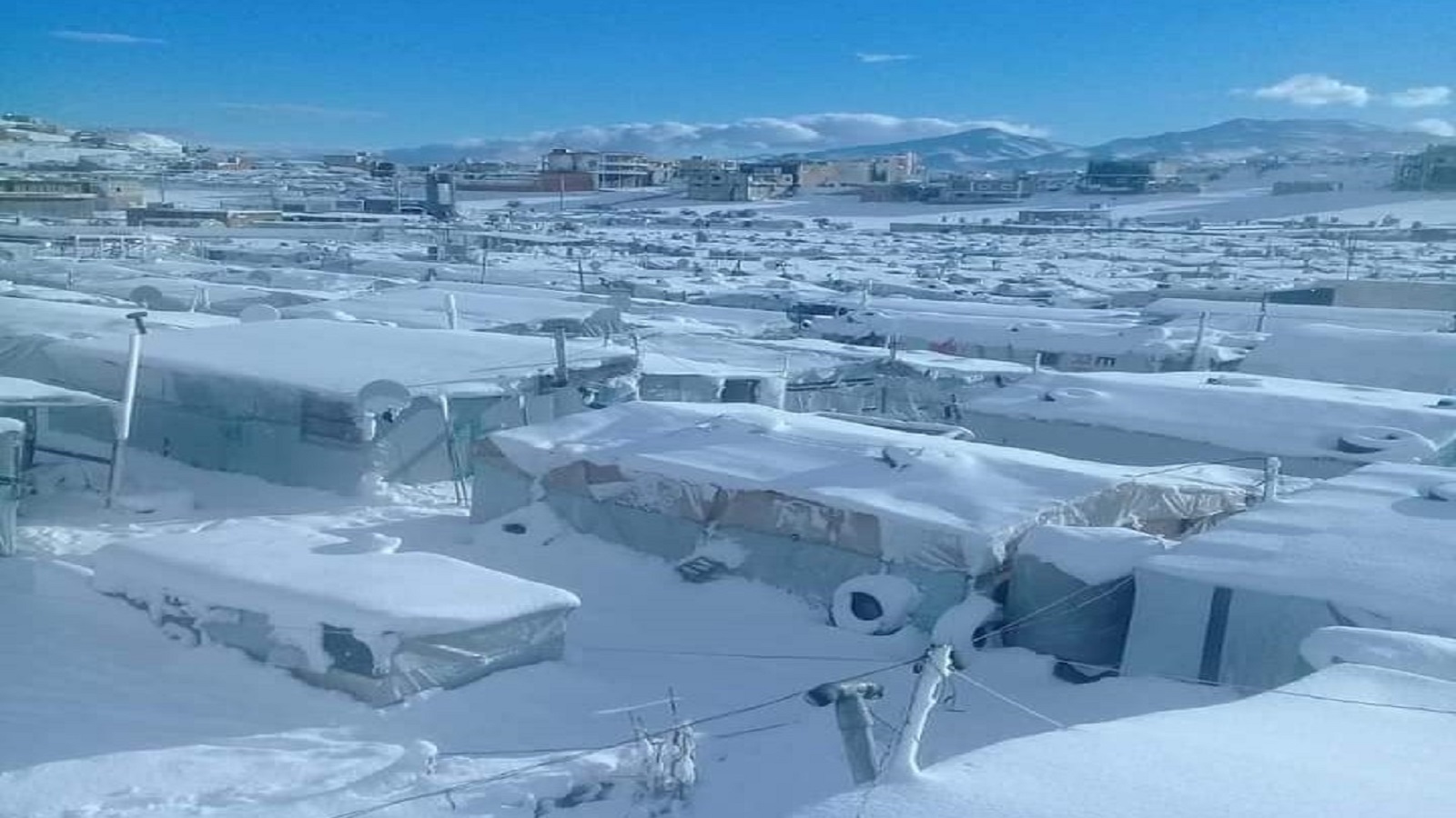 الثلوج تحاصر مخيمات عرسال