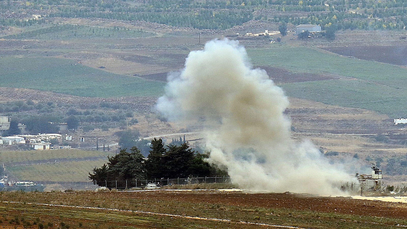 هدوء حذر جنوباً: إسرائيل تتابع حرق الحدود بالفوسفور..