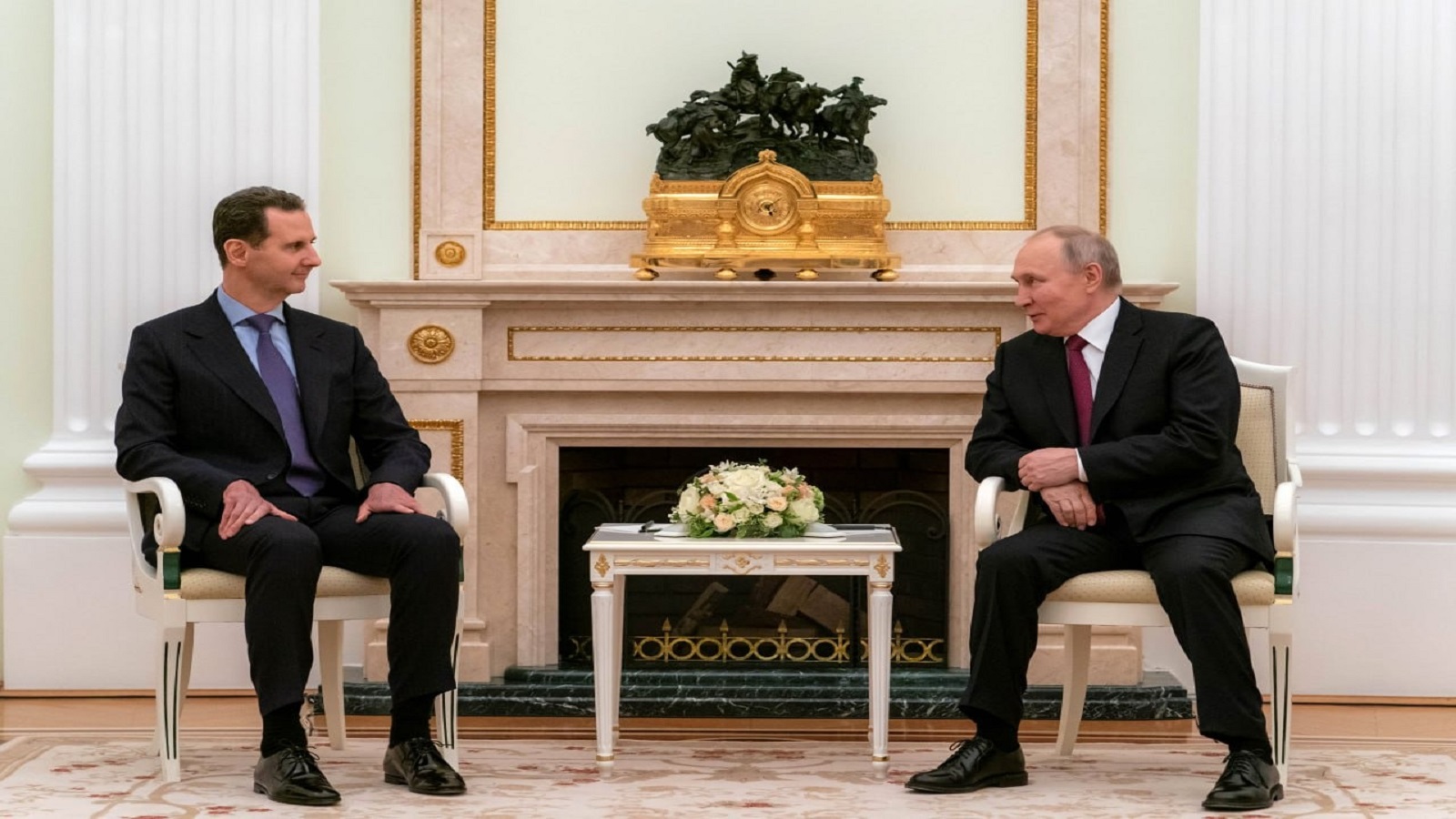 الأسد يدعو بوتين لزيادة القواعد الروسية..ويترقب زلزال الانتخابات التركية