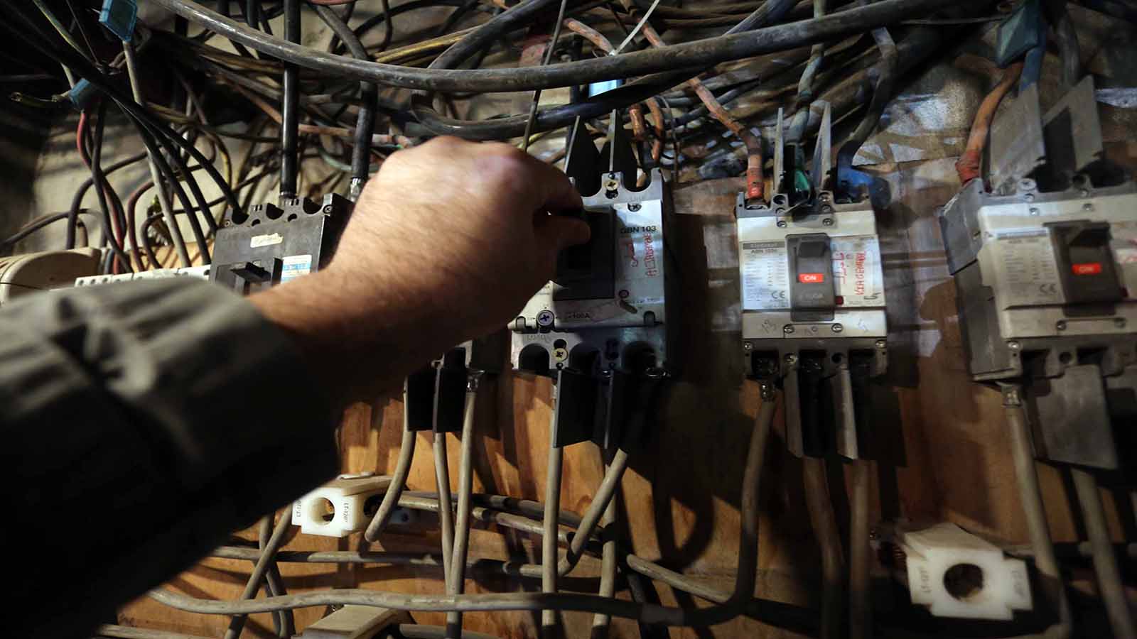أزمة الكهرباء: راجعوا تسعيرة جبران باسيل