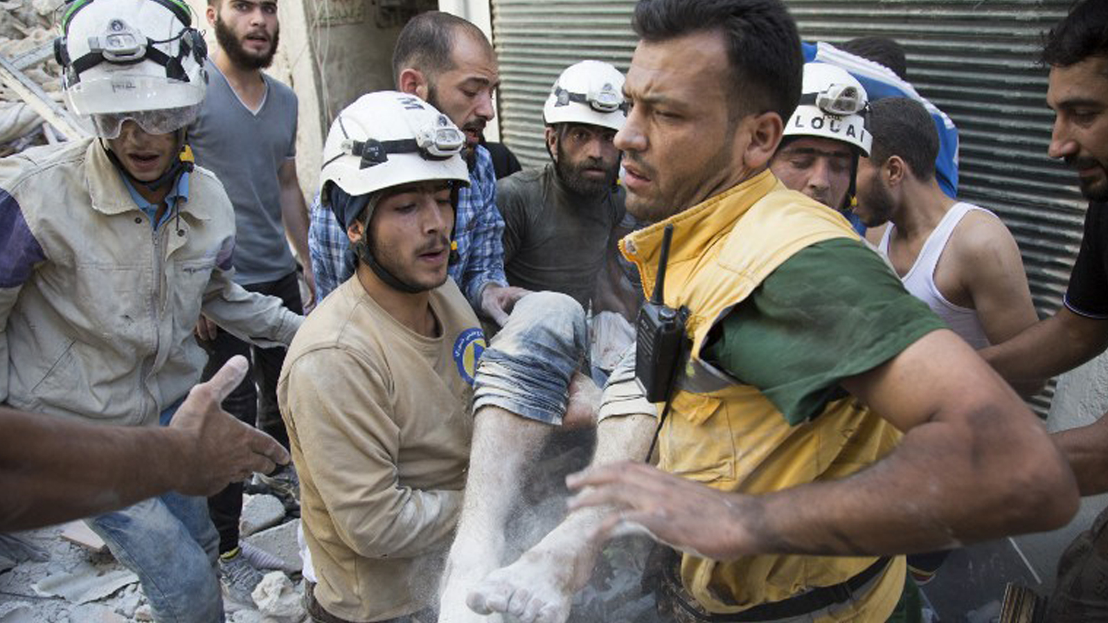 الدفعة الثانية من "الخوذ البيضاء" علقت في سوريا
