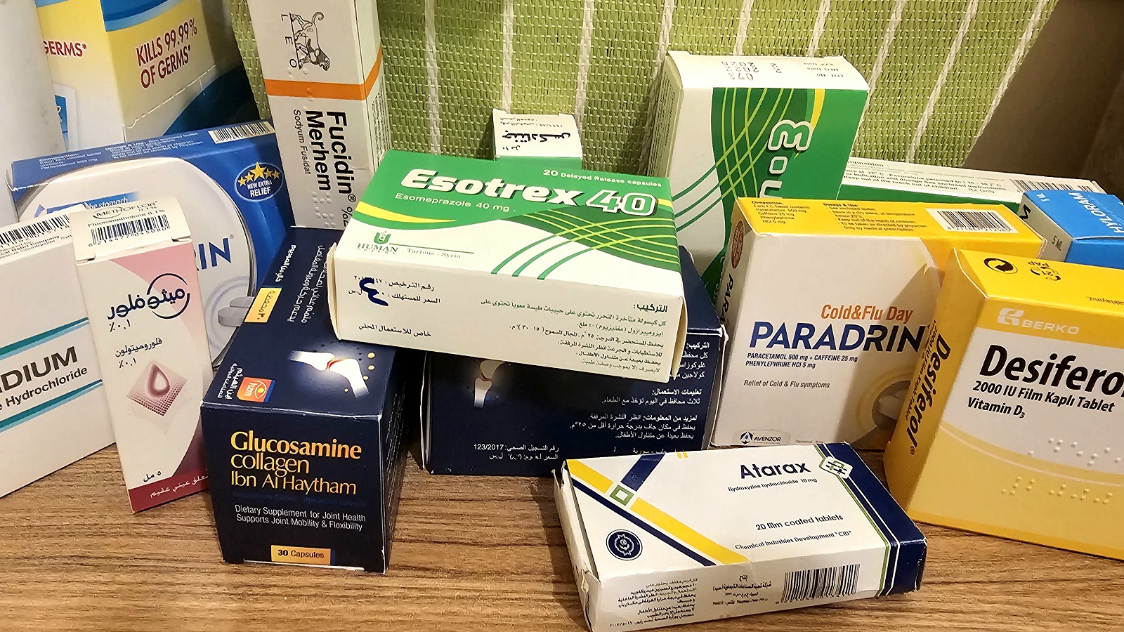 الأدوية المهرّبة تجارة رائجة في سوق الدواء العكاري